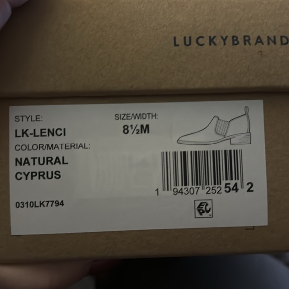 🍀Lucky Brand Lenci leather low ankle bootie🍀 - Picture 7 of 7